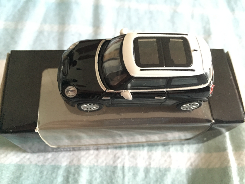 TWIN SUNROOFS!